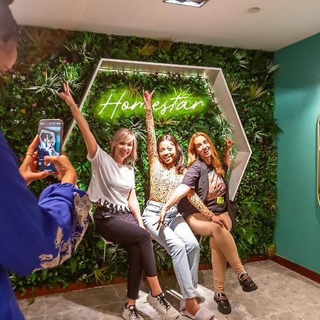 Homestar Deluxe Jbr Meditation & Wellness Hostel ドバイ エクステリア 写真