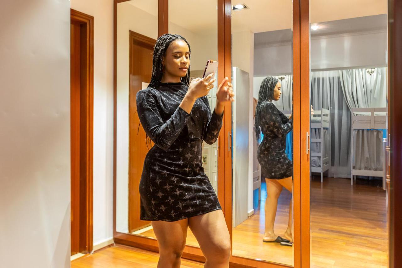 Homestar Deluxe Jbr Meditation & Wellness Hostel ドバイ エクステリア 写真