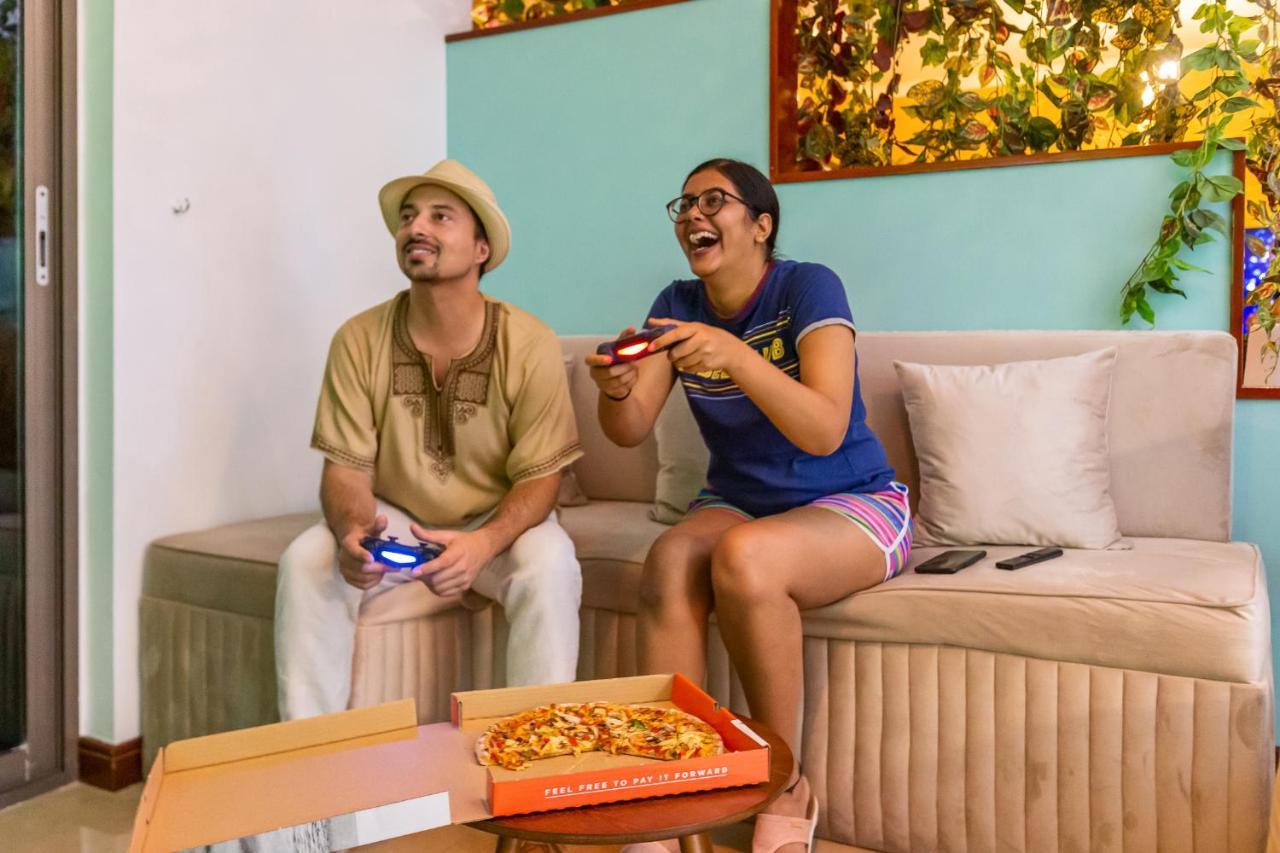 Homestar Deluxe Jbr Meditation & Wellness Hostel ドバイ エクステリア 写真
