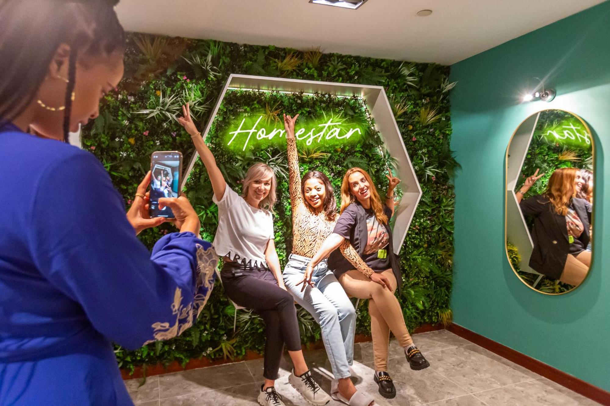Homestar Deluxe Jbr Meditation & Wellness Hostel ドバイ エクステリア 写真